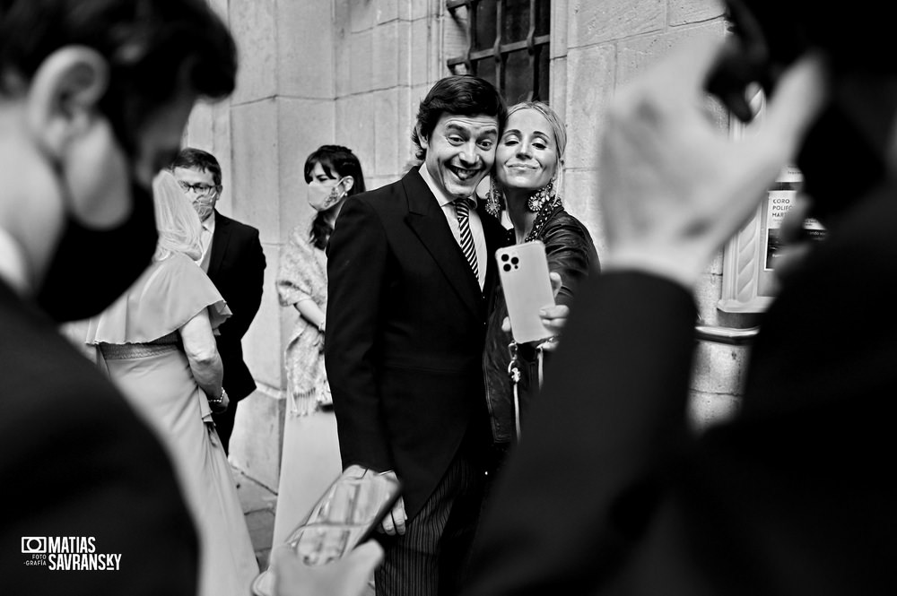 foto casamiento iglesia san martin de tours por matias savransky fotografo buenos aires