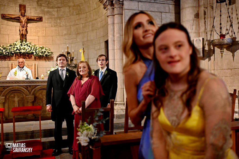 foto casamiento iglesia san martin de tours por matias savransky fotografo buenos aires