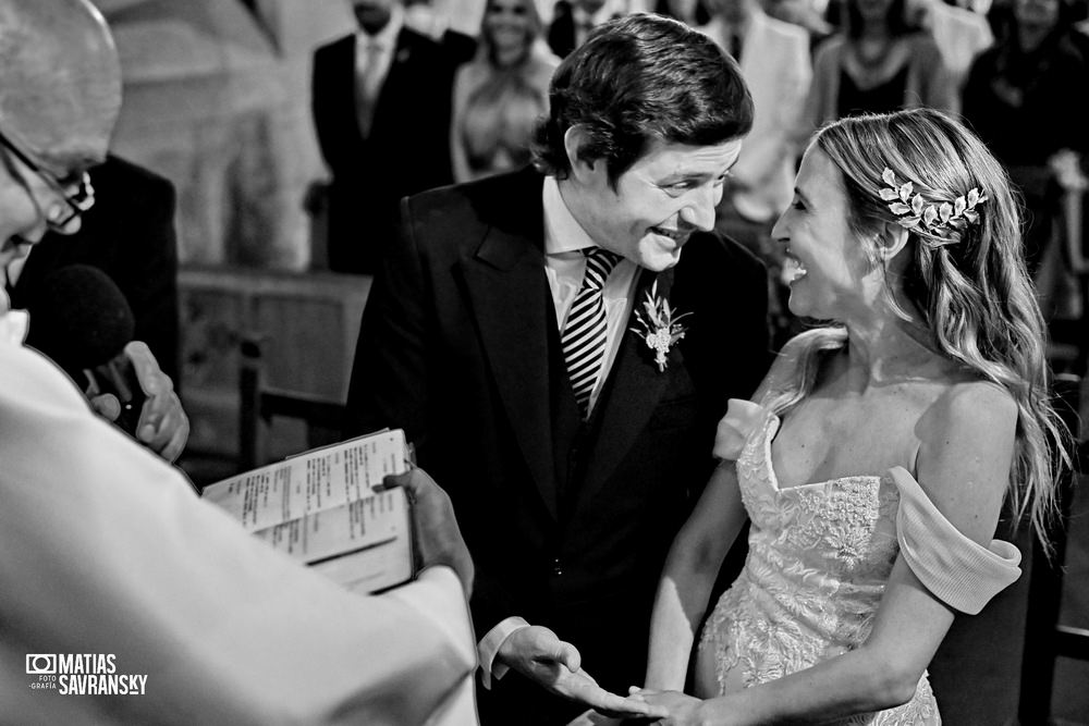 foto casamiento iglesia san martin de tours por matias savransky fotografo buenos aires