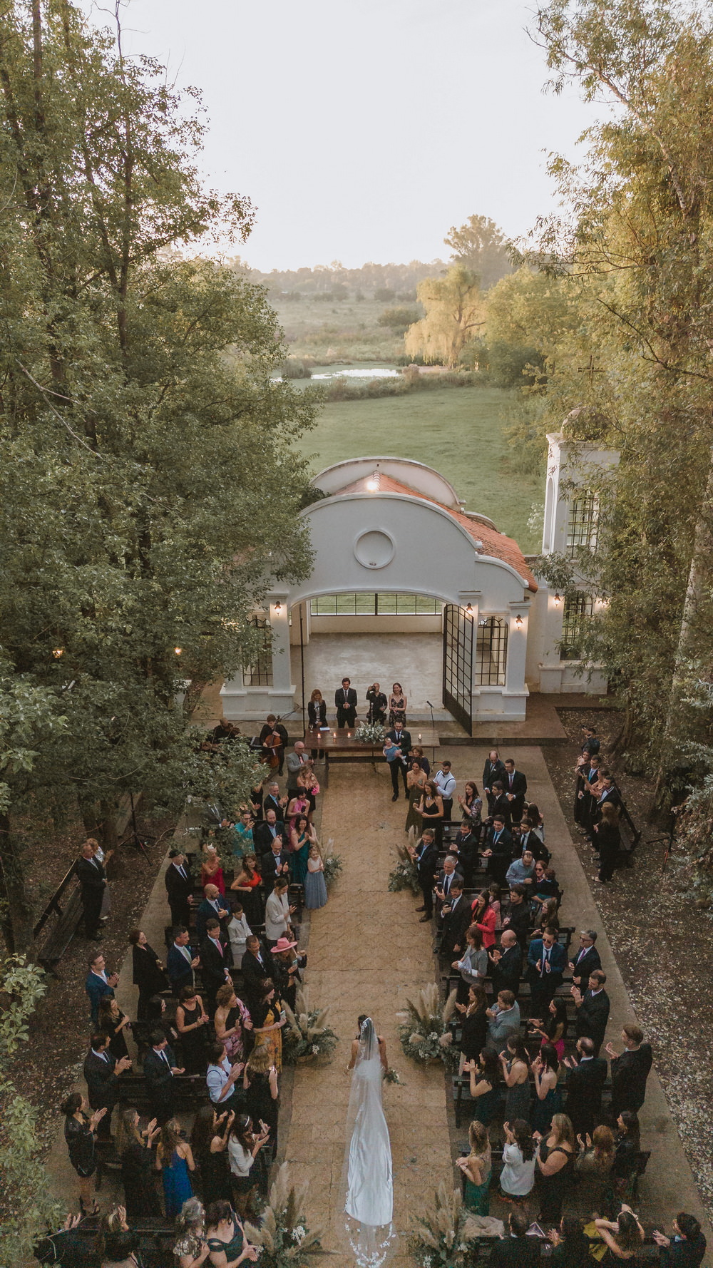 foto casamiento en haras santa lucia por matias savransky fotografo de buenos aires