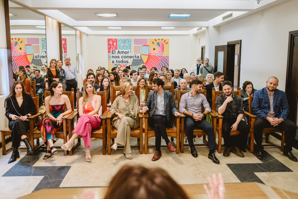 foto de casamiento en el registro civil central de la calle uruguay por matias savransky fotografo de buenos aires