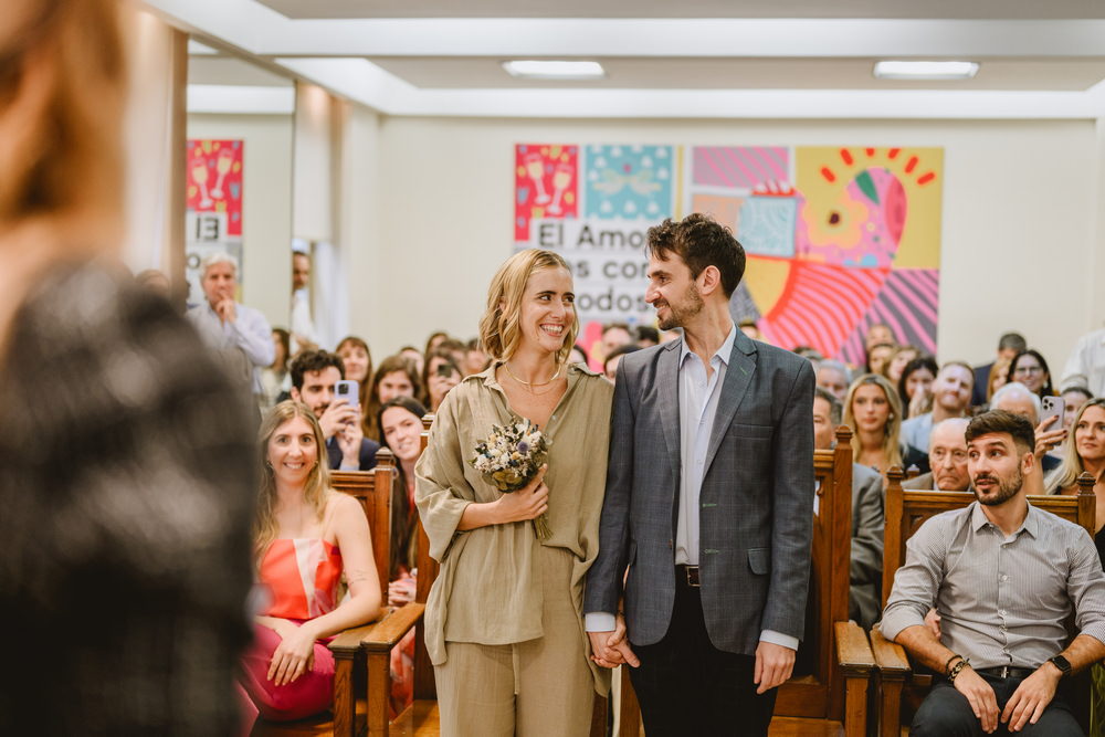 foto de casamiento en el registro civil central de la calle uruguay por matias savransky fotografo de buenos aires