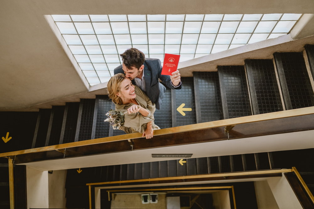 foto de casamiento en el registro civil central de la calle uruguay por matias savransky fotografo de buenos aires