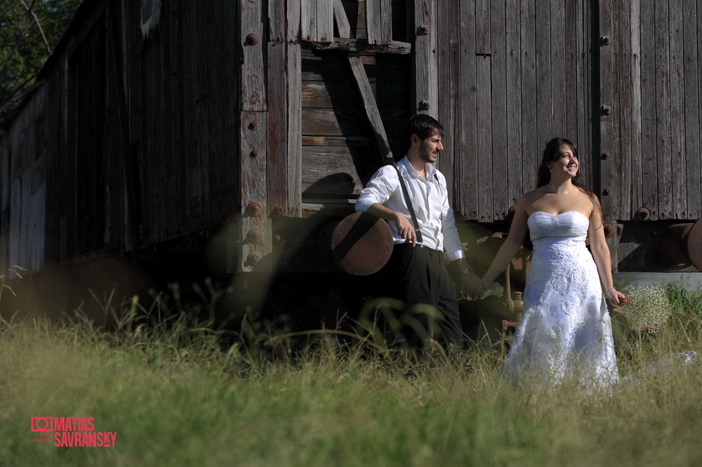 Sesion de fotos post boda o trash the dress de Mavi y maxi por Matias Savransky fotografia