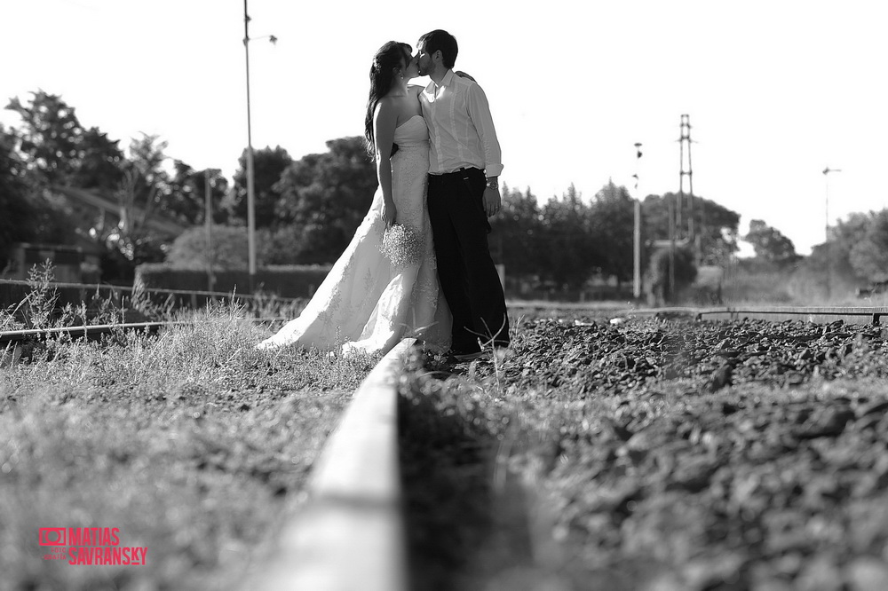 Sesion de fotos post boda o trash the dress de Mavi y maxi por Matias Savransky fotografia