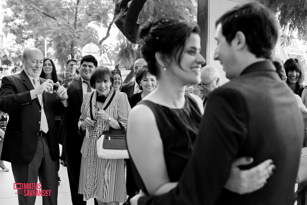 Fotos del casamiento de Agostina y Fernando en espacio Idear por Matias Savransky Fotografia