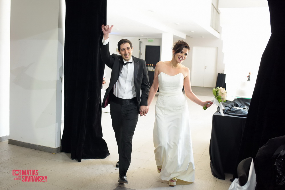 Fotos del casamiento de Agostina y Fernando en espacio Idear por Matias Savransky Fotografia