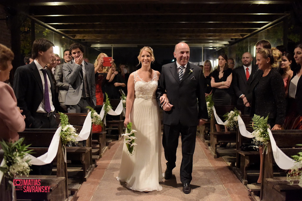 Fotos de la boda de Lucia y Ramiro iglesia Santa Teresita Pilar por Matias Savransky fotografia