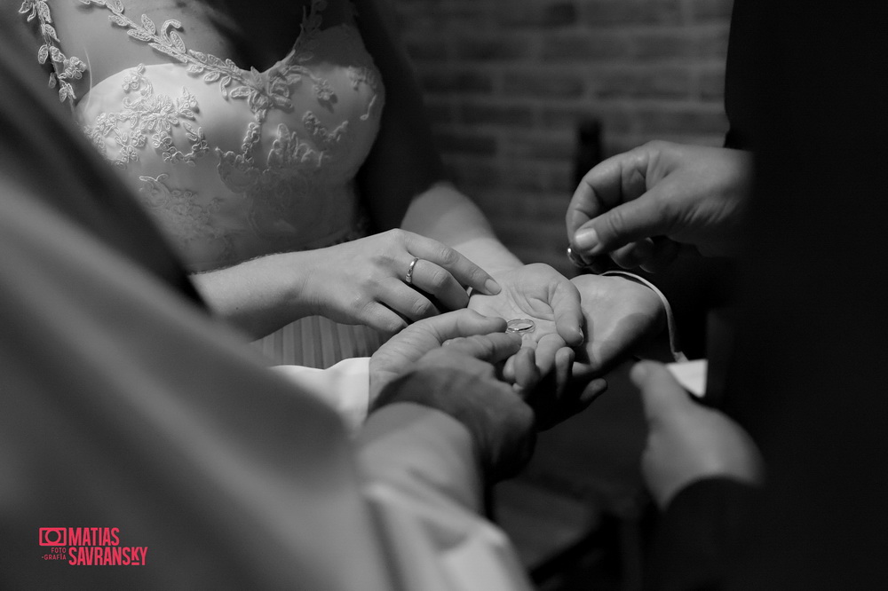 Fotos de la boda de Lucia y Ramiro iglesia Santa Teresita Pilar por Matias Savransky fotografia