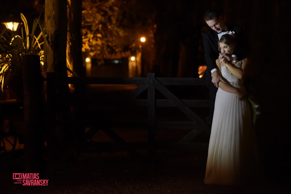 Fotos de la boda de Lucia y Ramiro en Finca Madero Pilar por Matia Savransky fotografia