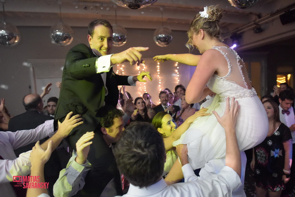 Fotos de la boda de Lucia y Ramiro en Finca Madero Pilar por Matia Savransky fotografia