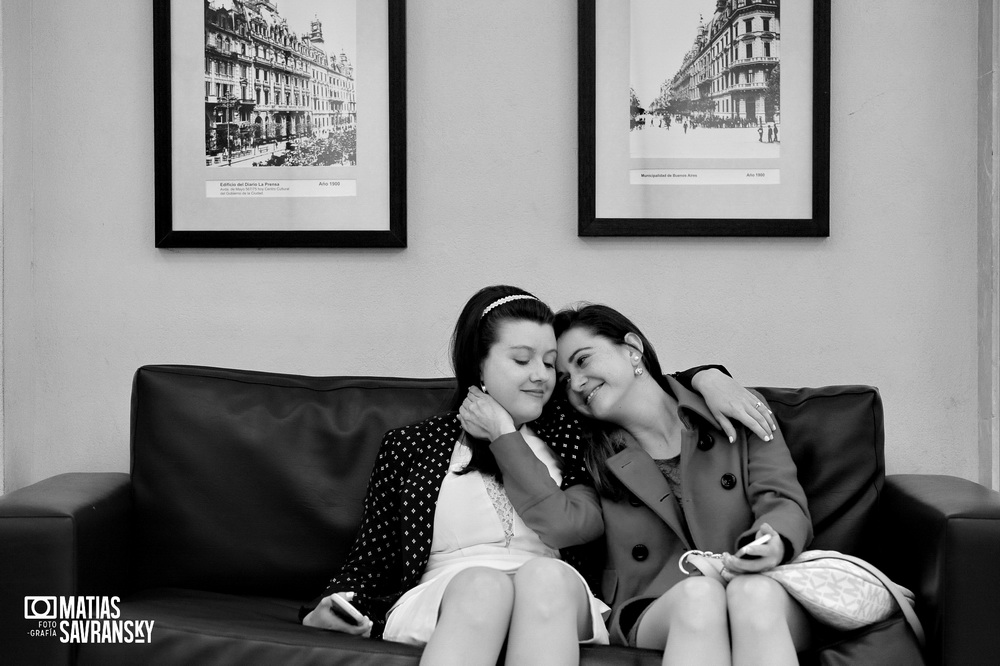 Fotos de la boda de Adri y Ale en el registro civil de la calle Uruguay, Buenos Aires por Matias Savransky Fotografia de autor 