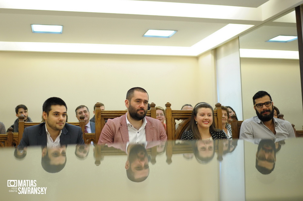 Fotos de la boda de Adri y Ale en el registro civil de la calle Uruguay, Buenos Aires por Matias Savransky Fotografia de autor 