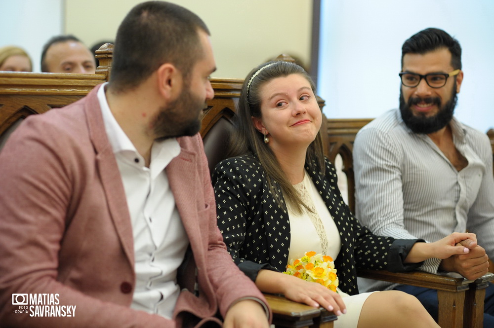 Fotos de la boda de Adri y Ale en el registro civil de la calle Uruguay, Buenos Aires por Matias Savransky Fotografia de autor 