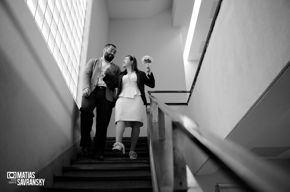 Fotos de la boda de Adri y Ale en el registro civil de la calle Uruguay, Buenos Aires por Matias Savransky Fotografia de autor 