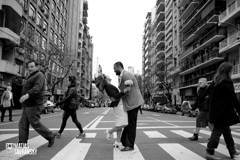 Fotos de la boda de Adri y Ale en el registro civil de la calle Uruguay, Buenos Aires por Matias Savransky Fotografia de autor 