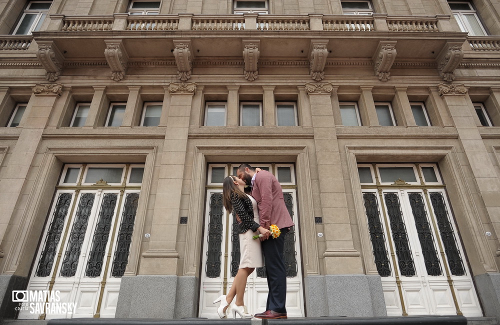 Fotos de la boda de Adri y Ale en el registro civil de la calle Uruguay, Buenos Aires por Matias Savransky Fotografia de autor 