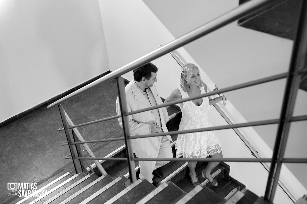 Fotos del casamiento de Adriana y Fernando en el civil de Av Cabildo por Matias Savransky fotografia