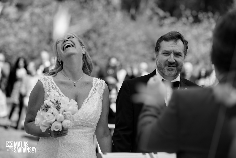 Fotos del casamiento de Adriana y Fernando en el salon Santa Lucia por Matias Savransky fotografia