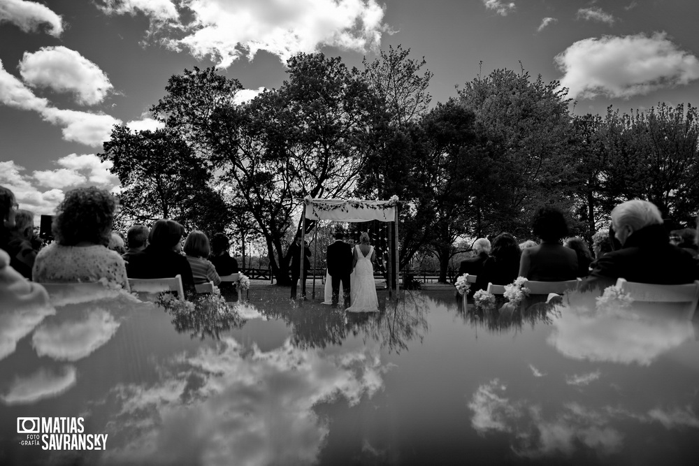 Fotos del casamiento de Adriana y Fernando en el salon Santa Lucia por Matias Savransky fotografia