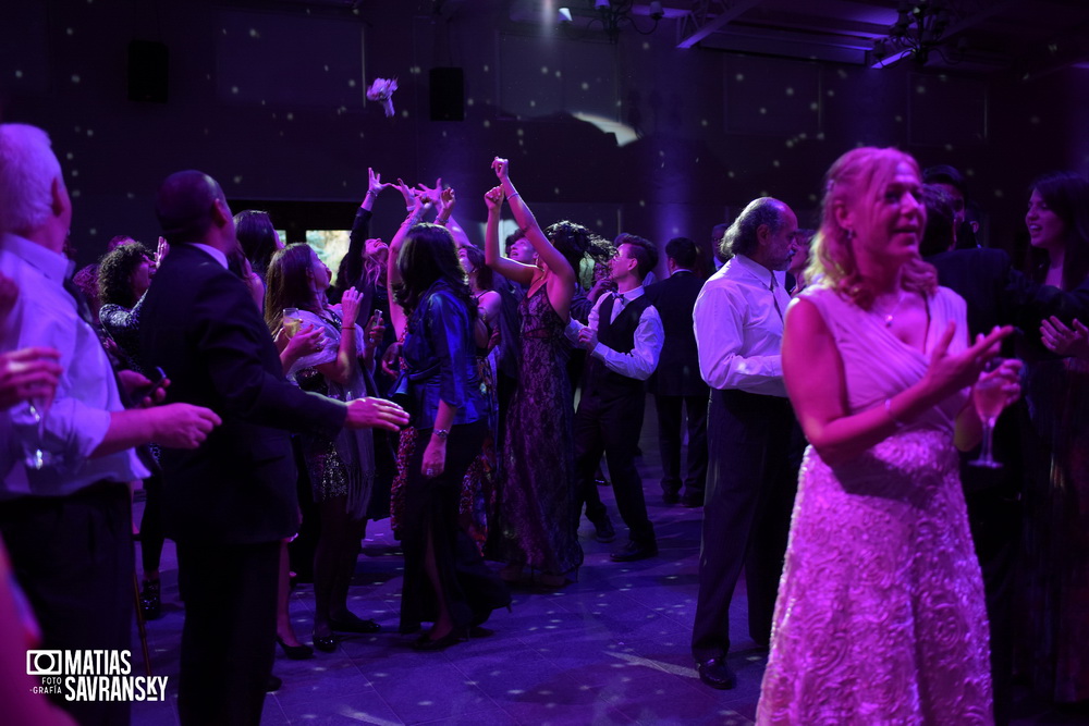 Fotos del casamiento de Adriana y Fernando en el salon Santa Lucia por Matias Savransky fotografia