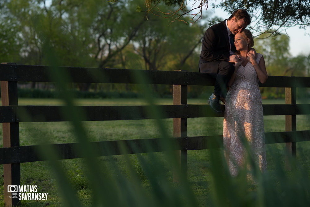 Fotos del casamiento de Adriana y Fernando en el salon Santa Lucia por Matias Savransky fotografia