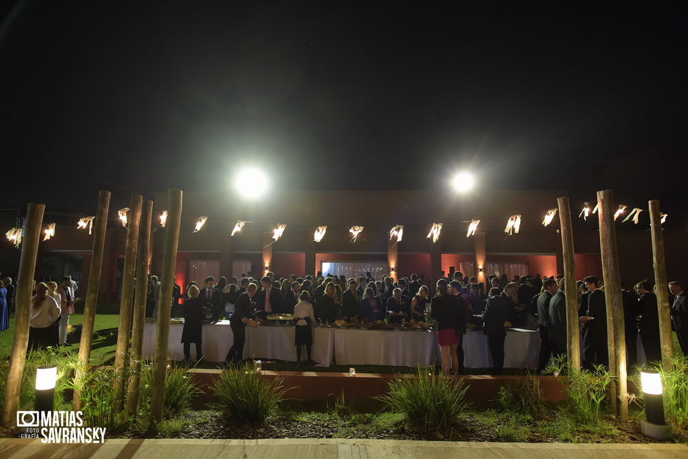 fotos de casamiento en el salon alg tortuguitas de lucia y patricio por matias savransky fotografia