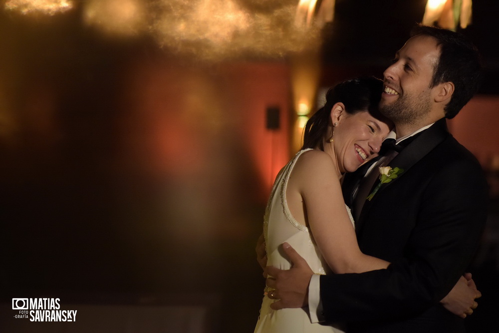 fotos de casamiento en el salon alg tortuguitas de lucia y patricio por matias savransky fotografia