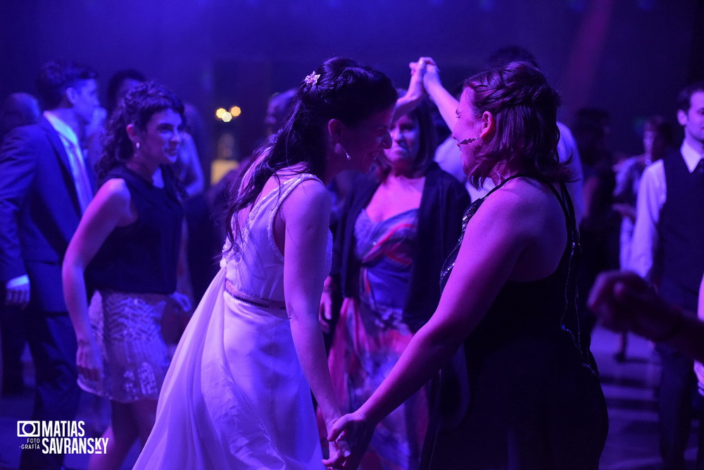 fotos de casamiento en el salon alg tortuguitas de lucia y patricio por matias savransky fotografia