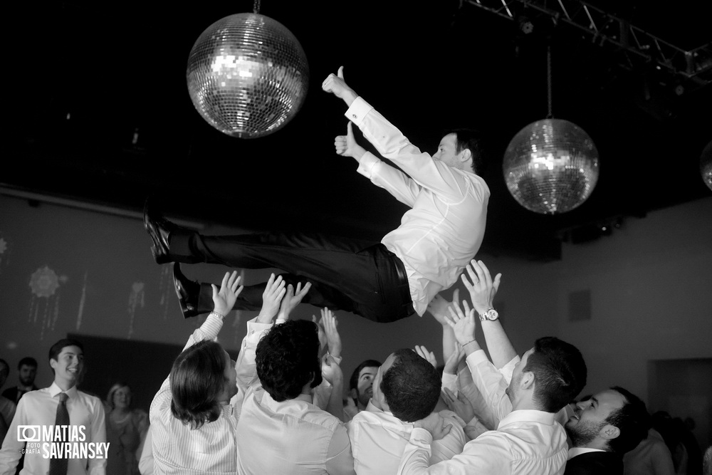 fotos de casamiento en el salon alg tortuguitas de lucia y patricio por matias savransky fotografia