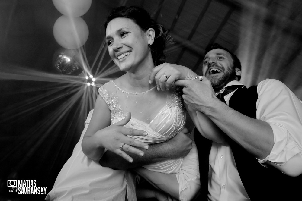 Fotos del casamiento de Maya y Matias en la Estancia La Posesiva por Matias Savransky fotografia