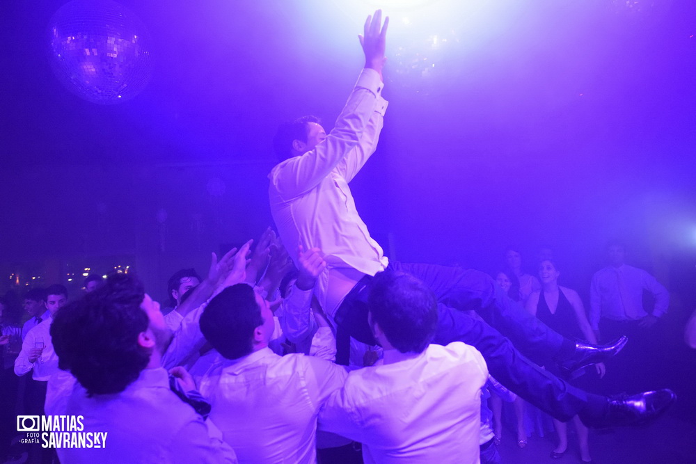 fotos de casamiento en el salon alg tortuguitas de lucia y patricio por matias savransky fotografia