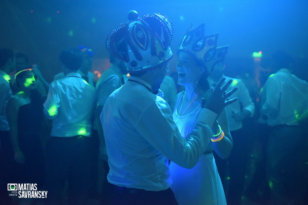 fotos de casamiento en el salon alg tortuguitas de lucia y patricio por matias savransky fotografia