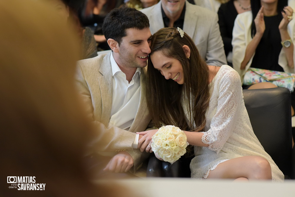 Fotos de casamiento en el civil de Coronel diaz por Matias Savransky fotografia