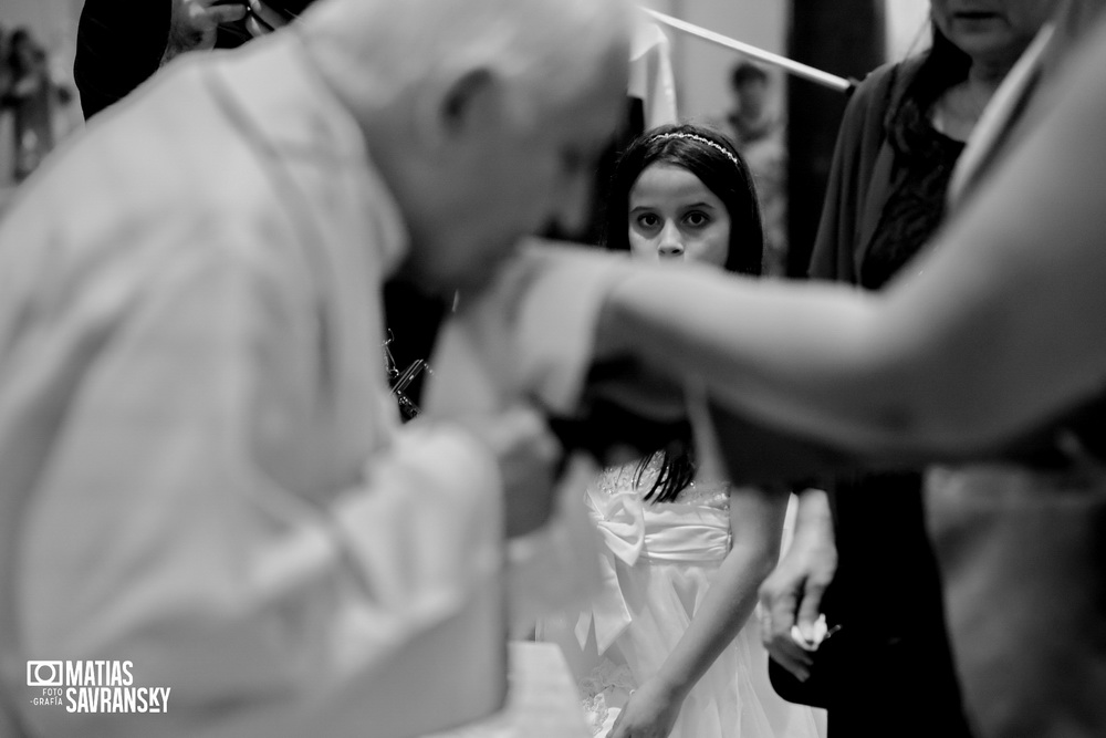 Fotos de casamiento en la iglesia Santisima Trinidad de Rafael Calzada por Matias Savransky fotografia