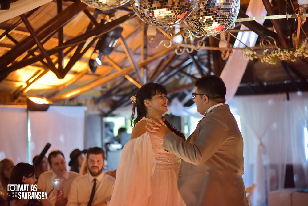 Fotos de casamiento en salon Los Cipreses por Matias Savransky fotografia