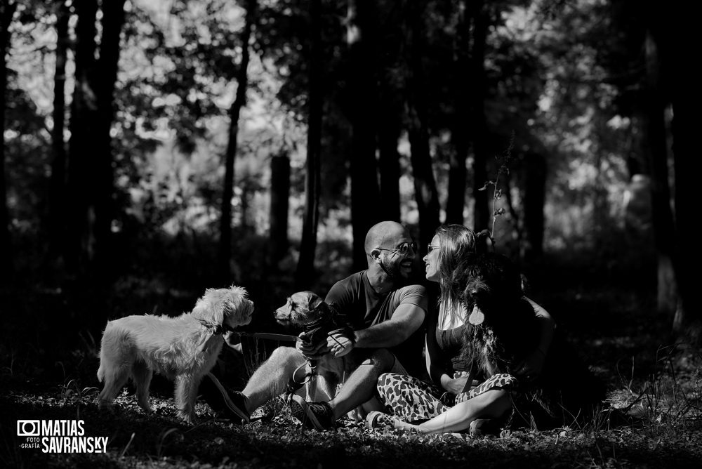 Fotos de pre boda en lagos del rocio por matias savransky fotografia