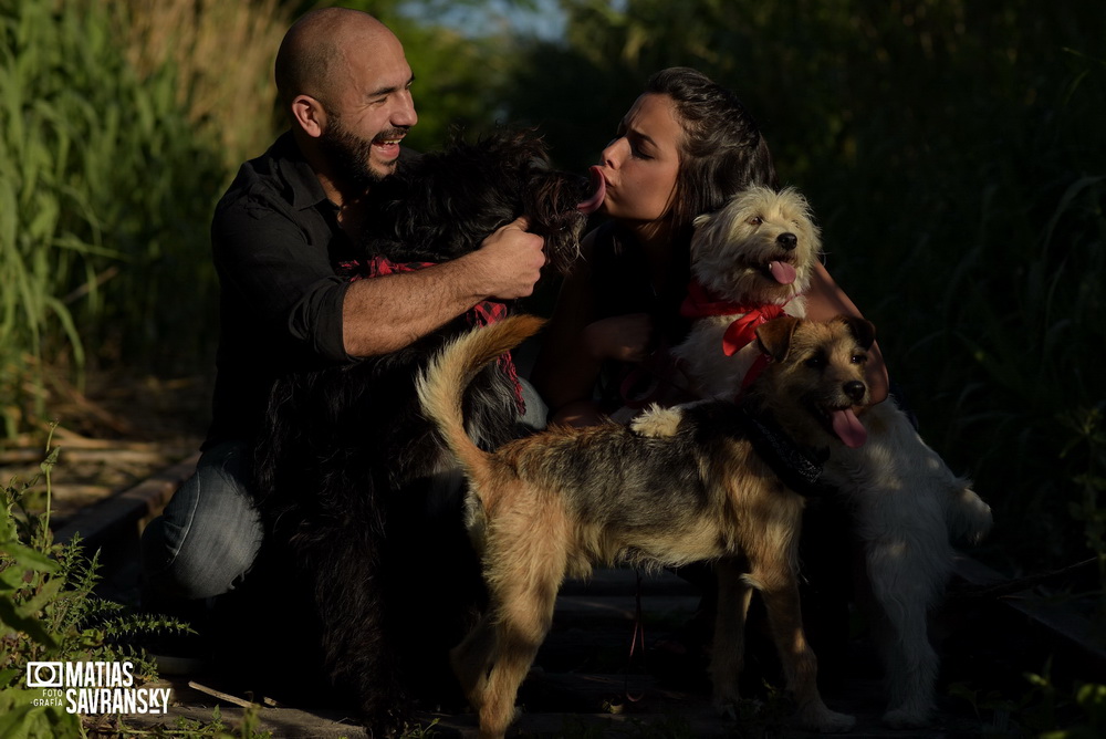 Fotos de pre boda en lagos del rocio por matias savransky fotografia