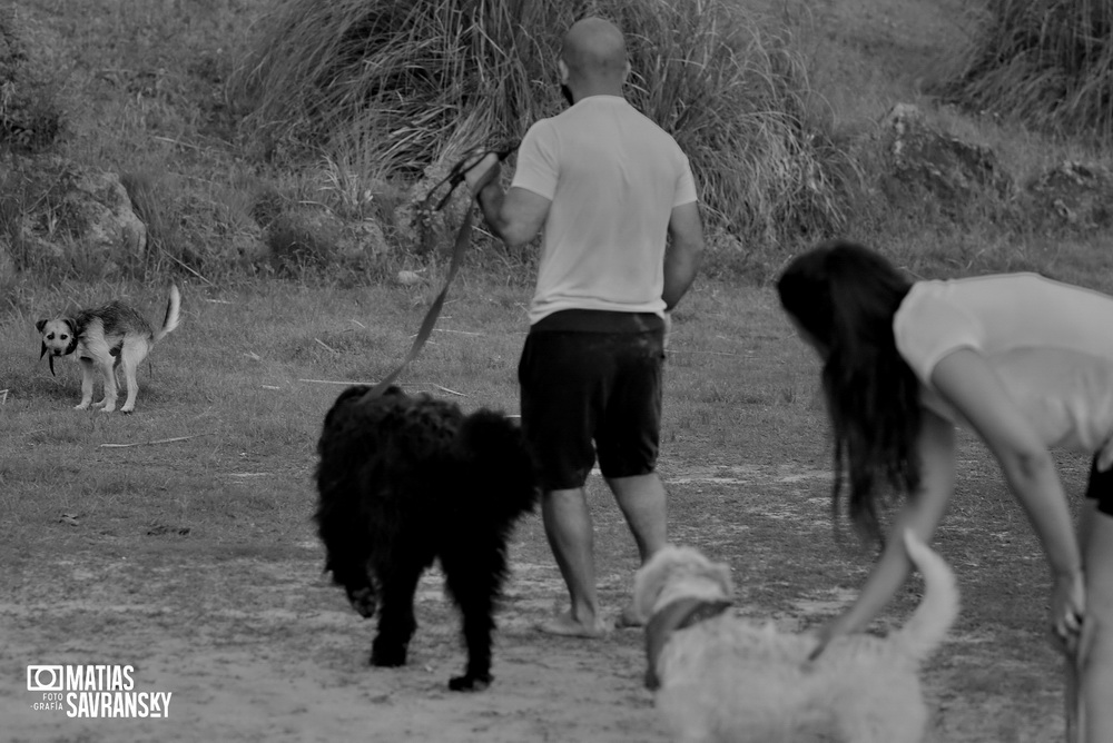 Fotos de pre boda en lagos del rocio por matias savransky fotografia