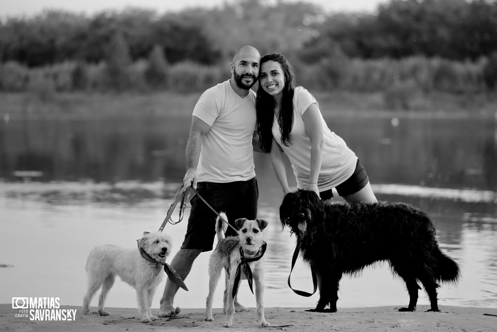 Fotos de pre boda en lagos del rocio por matias savransky fotografia