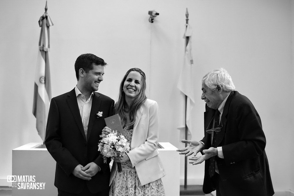 Fotos de casamiento en el civil de la calle Beruti por Matias Savransky fotografo de Buenos Aires