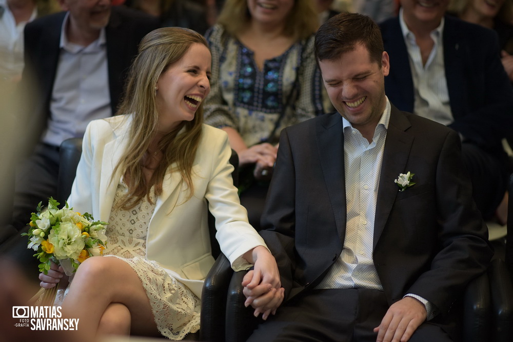 Fotos de casamiento en el civil de la calle Beruti por Matias Savransky fotografo de Buenos Aires