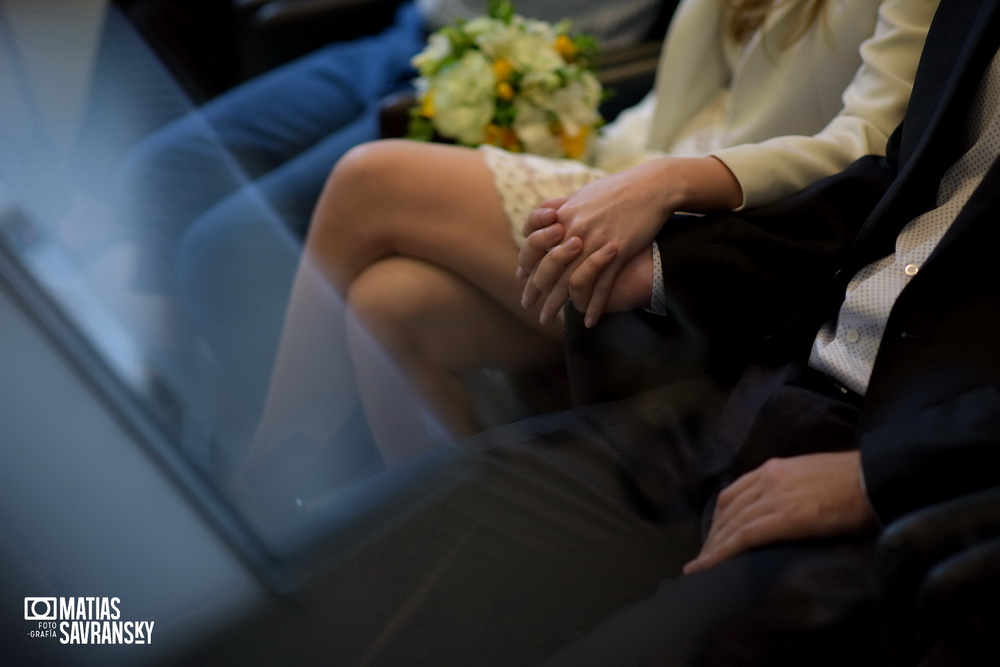 Fotos de casamiento en el civil de la calle Beruti por Matias Savransky fotografo de Buenos Aires