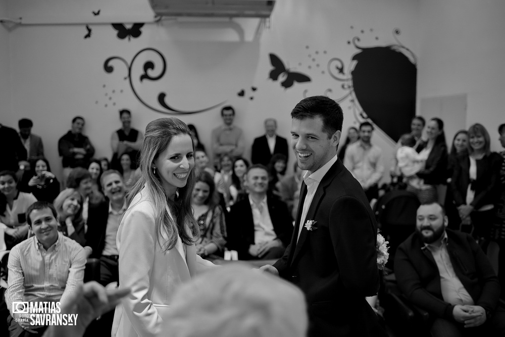 Fotos de casamiento en el civil de la calle Beruti por Matias Savransky fotografo de Buenos Aires