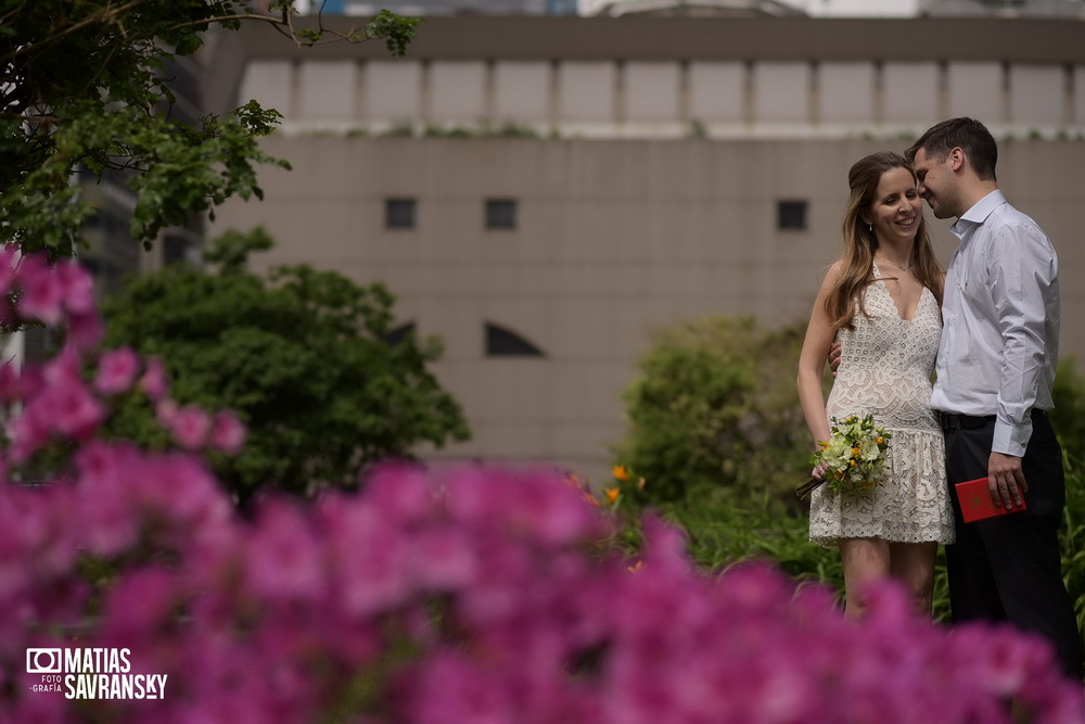 Fotos de casamiento en el civil de la calle Beruti por Matias Savransky fotografo de Buenos Aires