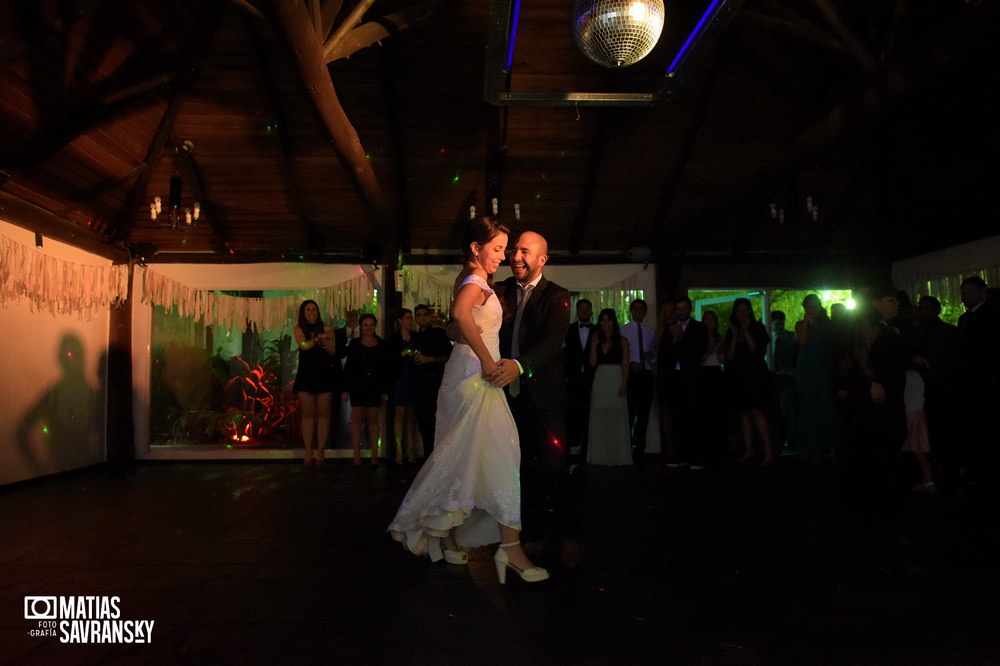 Fotos de casamiento de Sauces de Hudson de Romina y Hernan por Matias Savransky fotografo Buenos Aires