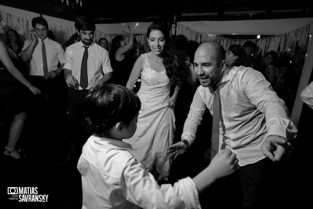 Fotos de casamiento de Sauces de Hudson de Romina y Hernan por Matias Savransky fotografo Buenos Aires