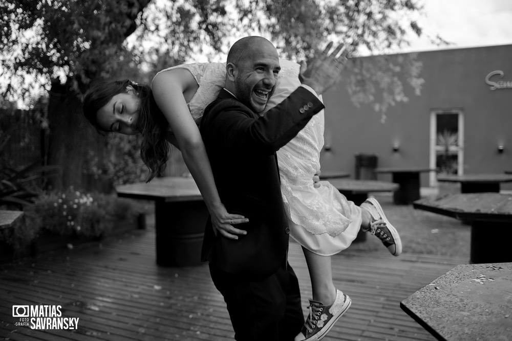 Fotos de casamiento de Sauces de Hudson de Romina y Hernan por Matias Savransky fotografo Buenos Aires