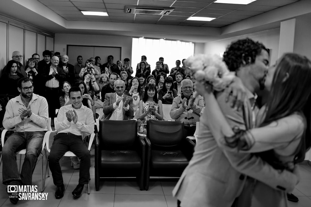 fotos de casamiento civil cabildo de georgina y javier por matias savransky fotografo buenos aires