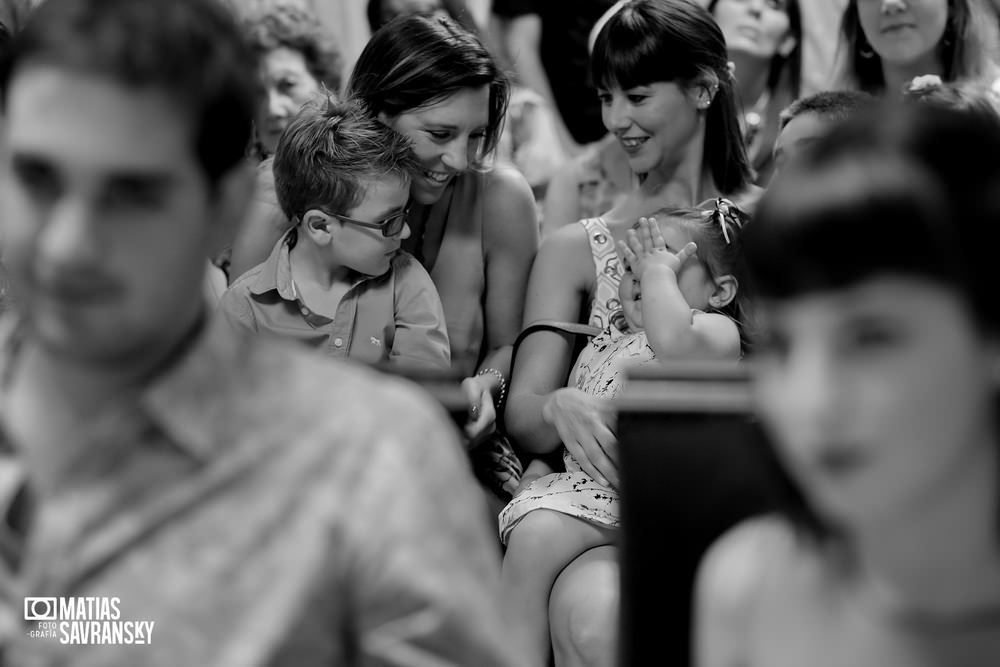 Fotos de casamiento registro civil Ituzaingo de Natacha y Santiago por Matias Savransky fotografo Buenos Aires